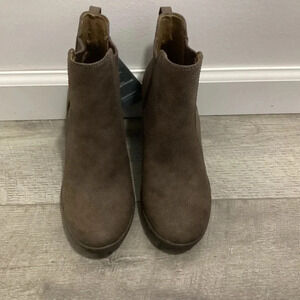 BareTraps Posture Plus Dasha Block Heel Booties Size 7M NWT